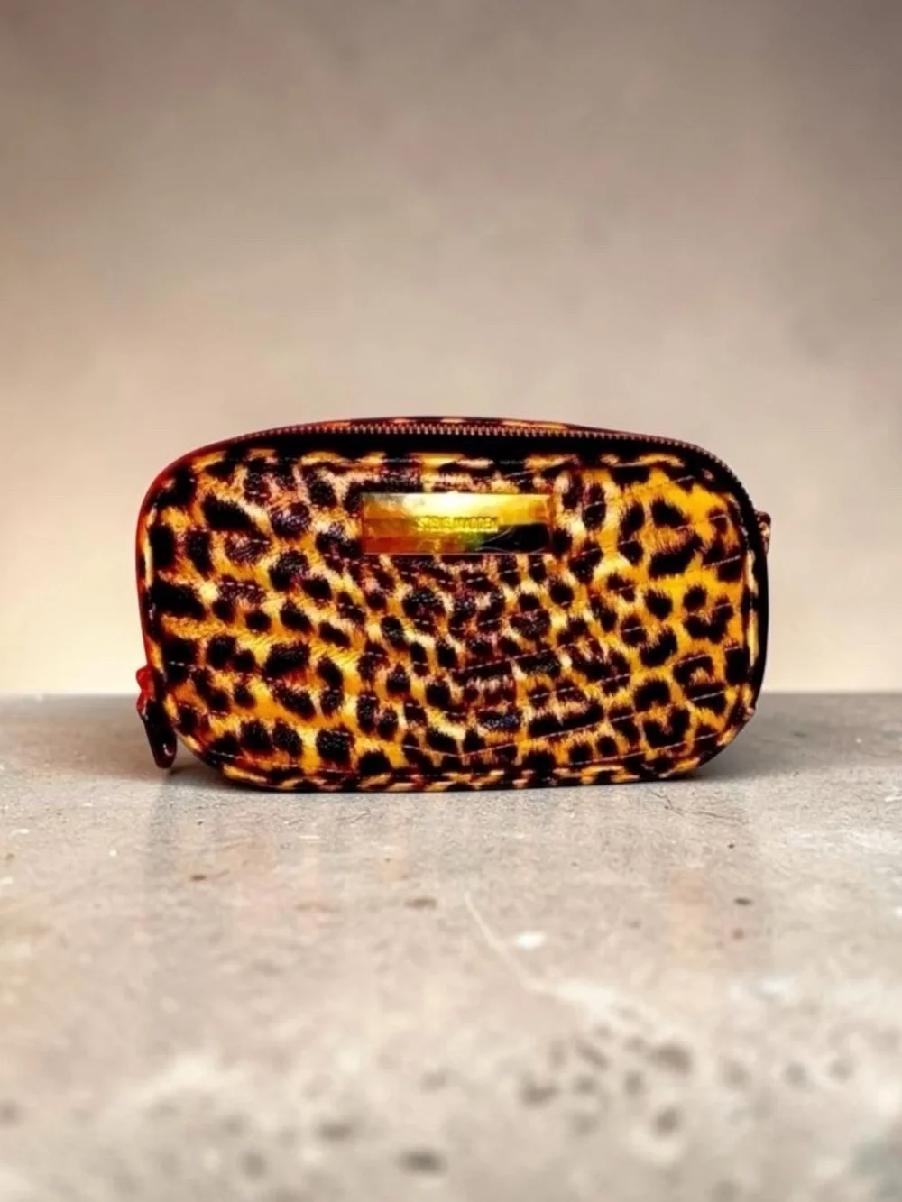 Steve Madden features •an